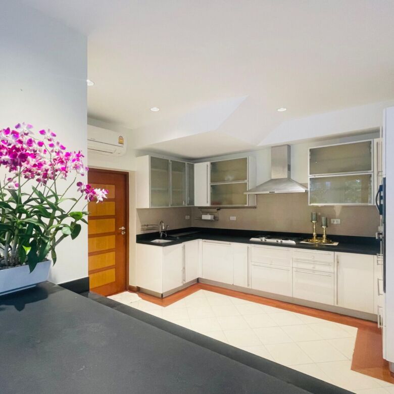 Luxury 5-Bedroom Lakefront Villa for Sale in Laguna, Phuket | Private Pool & Large Garden