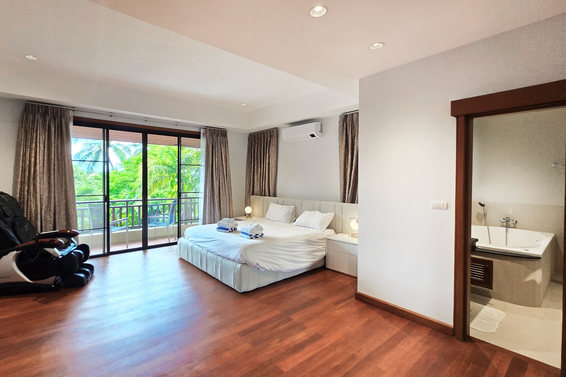 Luxury 5-Bedroom Lakefront Villa for Sale in Laguna, Phuket | Private Pool & Large Garden