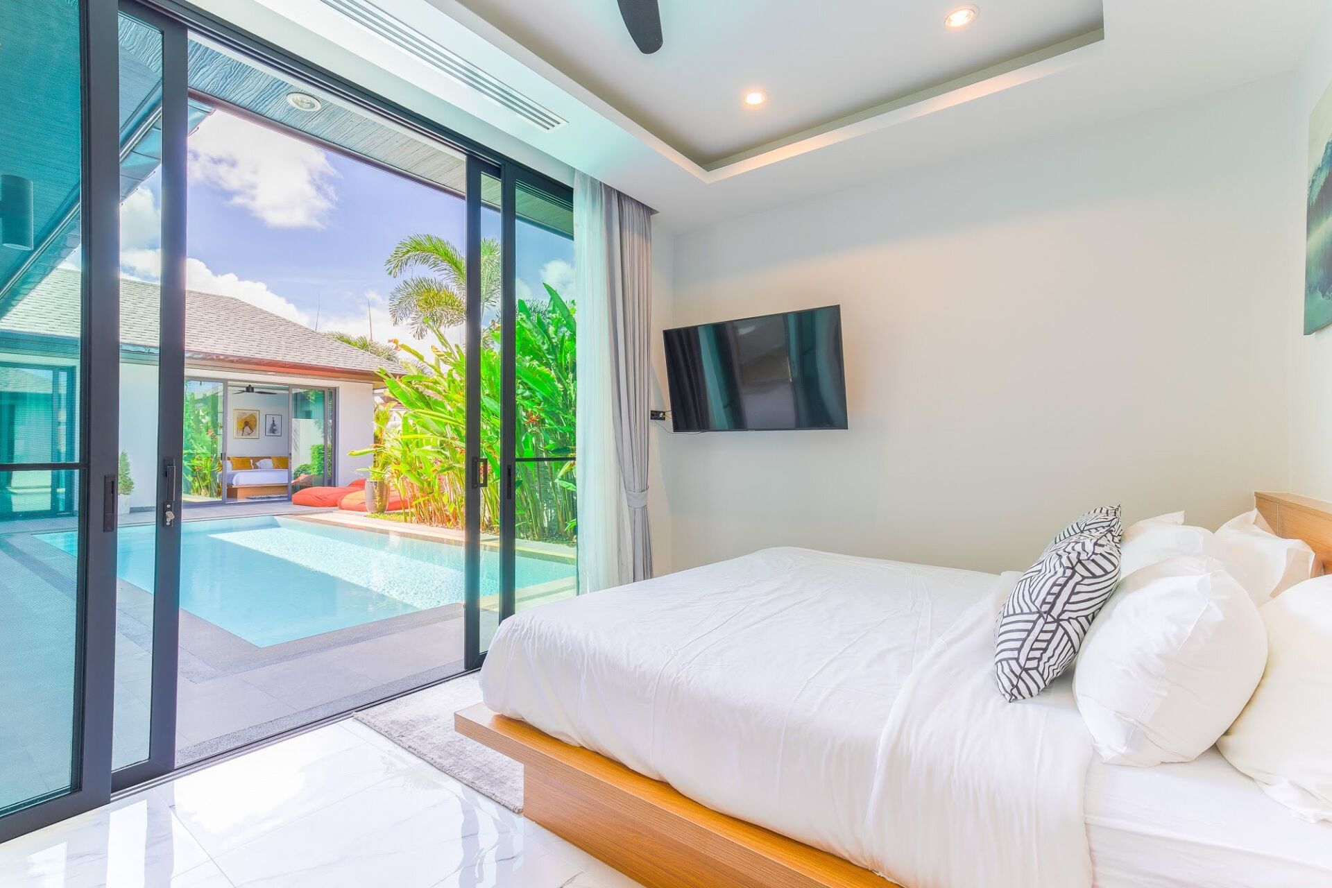 Luxury 4-Bedroom Pool Villa for Long-Term Rent in Pasak, Cherngtalay, Phuket
