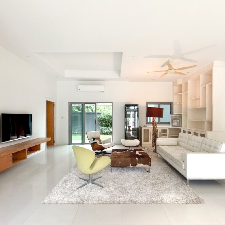 Spacious 4-Bedroom Pool Villa for Sale in Kok Tanod, Cherngtalay, Phuket