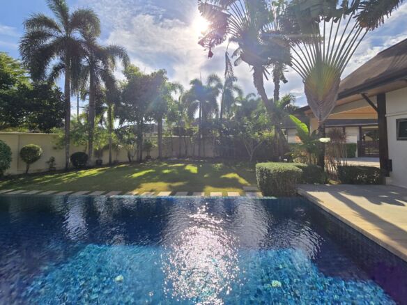 Oriental-Style 3-Bedroom Pool Villa for Sale in Rawai, Phuket | Kok Yang Estate