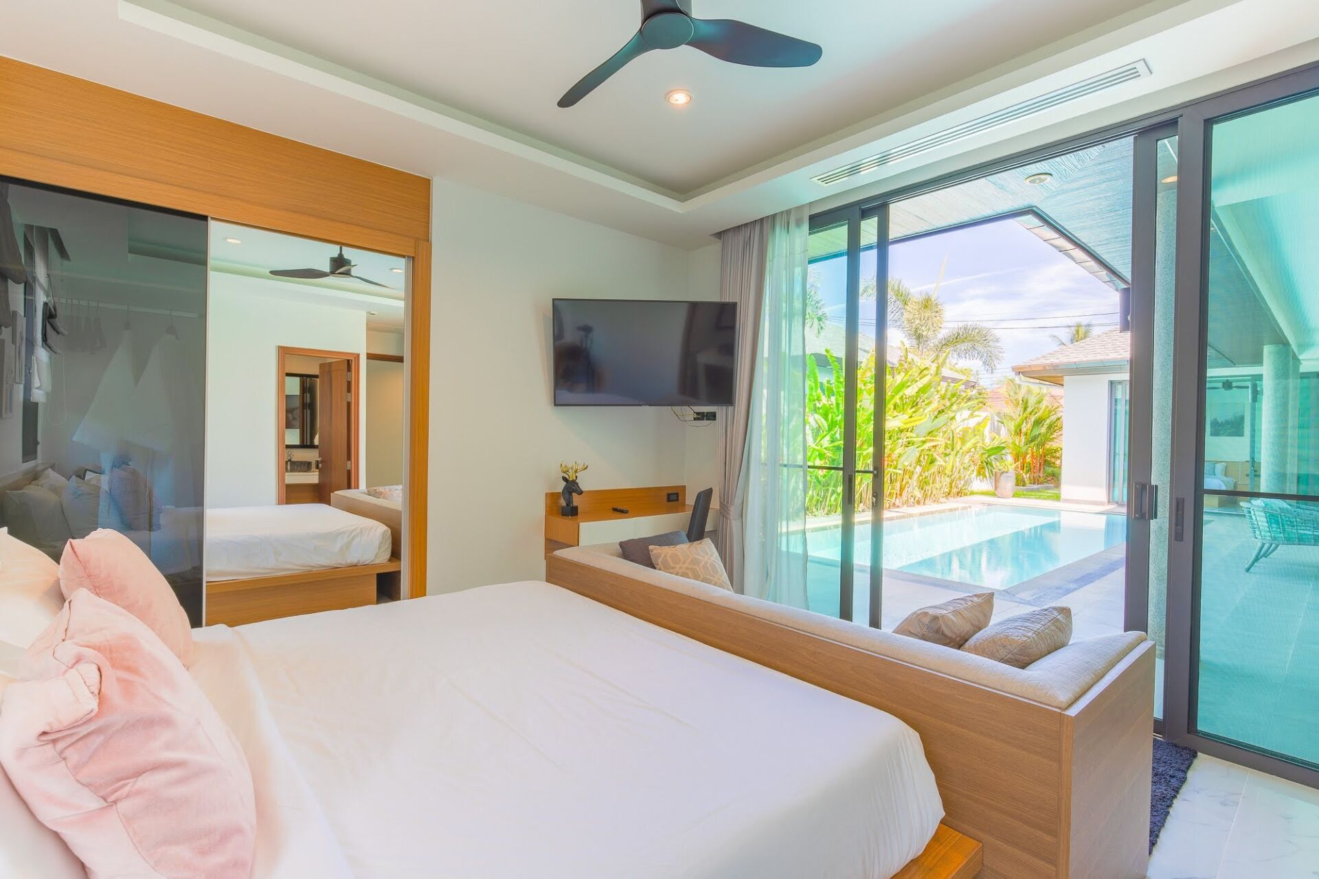 Luxury 4-Bedroom Pool Villa for Long-Term Rent in Pasak, Cherngtalay, Phuket