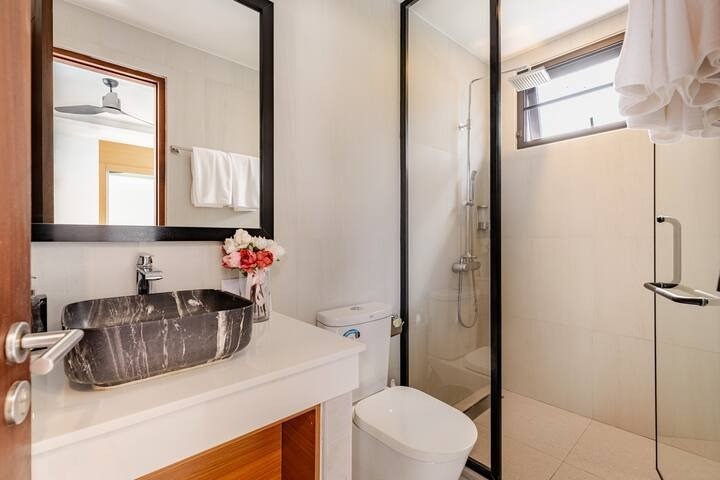 Luxury 4-Bedroom Pool Villa for Long-Term Rent in Pasak, Cherngtalay, Phuket