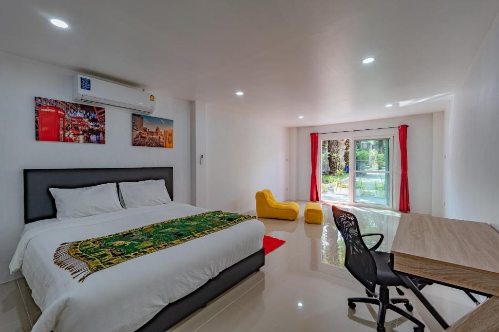 Luxury 10-Bedroom Private Pool Villa for Rent in Chalong, Phuket