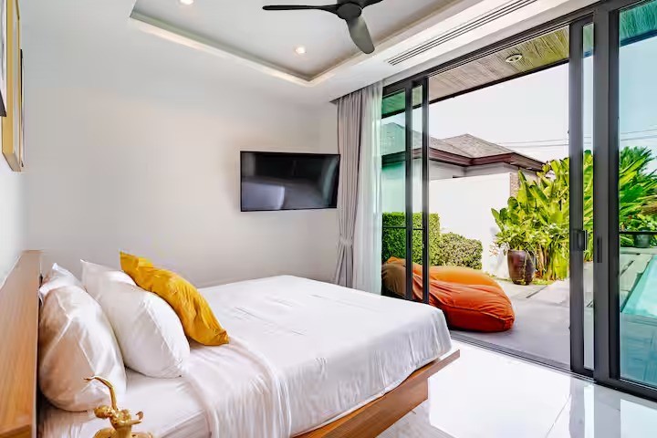 Luxury 4-Bedroom Pool Villa for Long-Term Rent in Pasak, Cherngtalay, Phuket