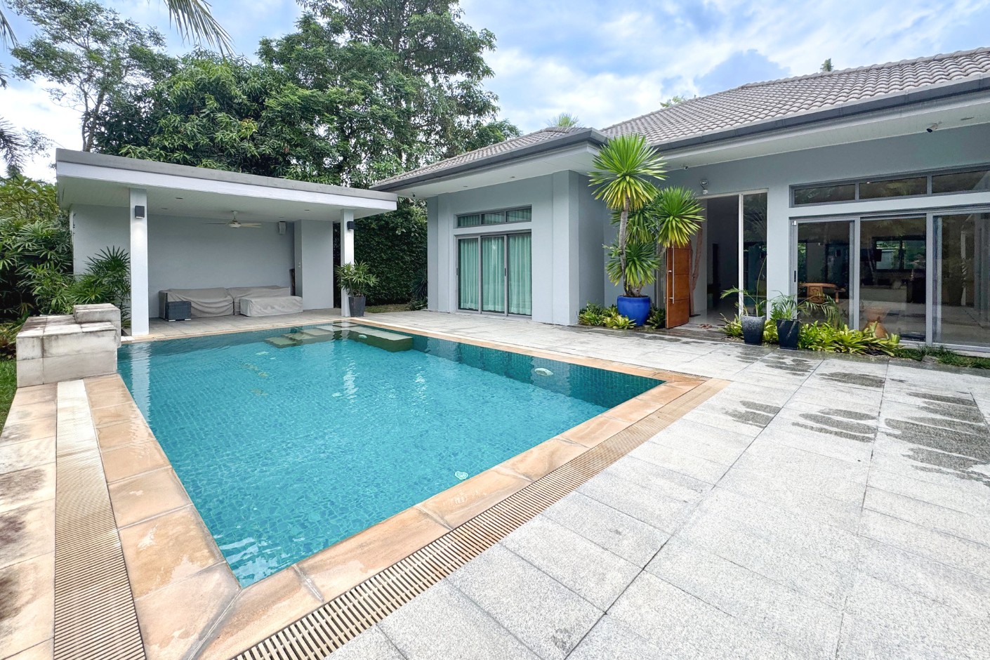 Spacious 4-Bedroom Pool Villa for Sale in Kok Tanod, Cherngtalay, Phuket