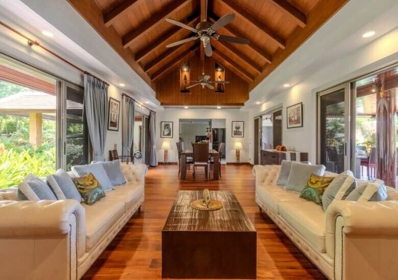 Baan Bua Nai Harn – Luxury 6-Bedroom Lakeside Villa Near Nai Harn Beach