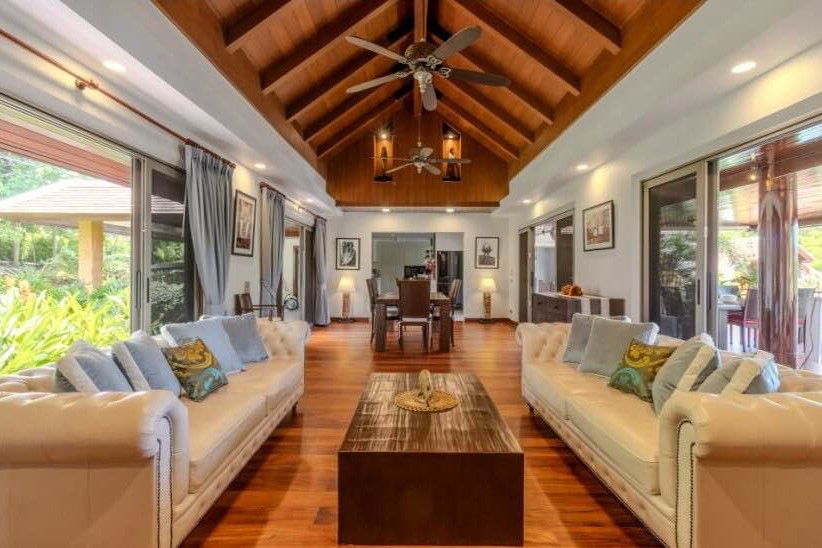 Baan Bua Nai Harn – Luxury 6-Bedroom Lakeside Villa Near Nai Harn Beach