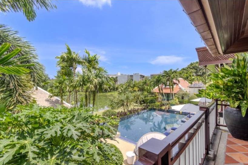 Baan Bua Nai Harn – Luxury 6-Bedroom Lakeside Villa Near Nai Harn Beach