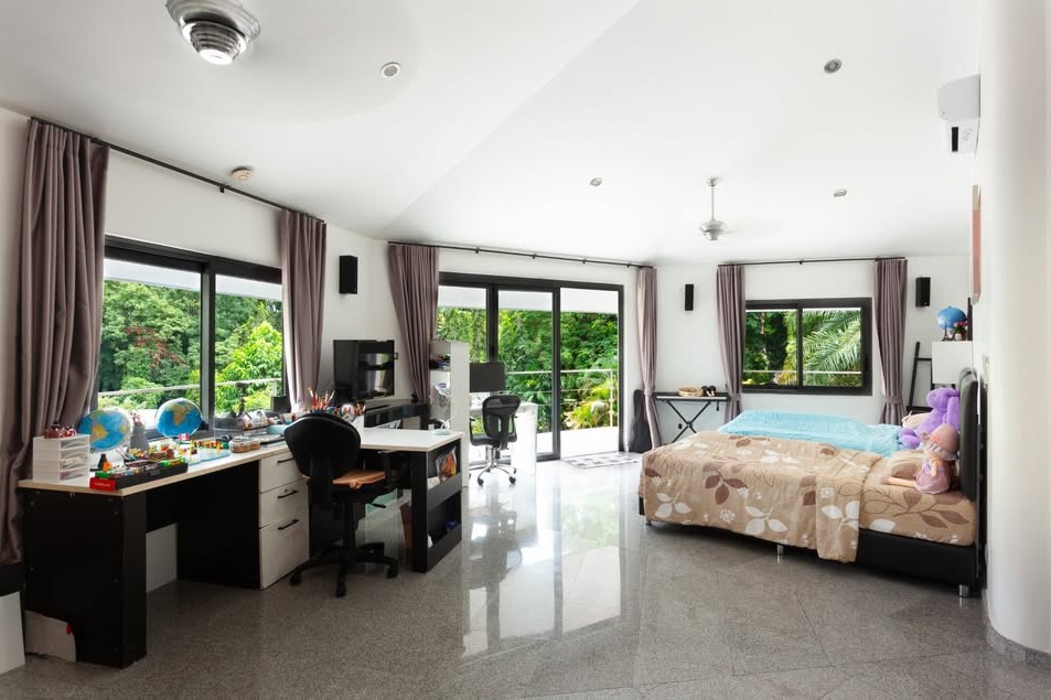 Luxury 5-Bedroom Private Pool Villa for Sale in Rawai, Phuket | Expansive Estate on 1,872 Sq.m. Land