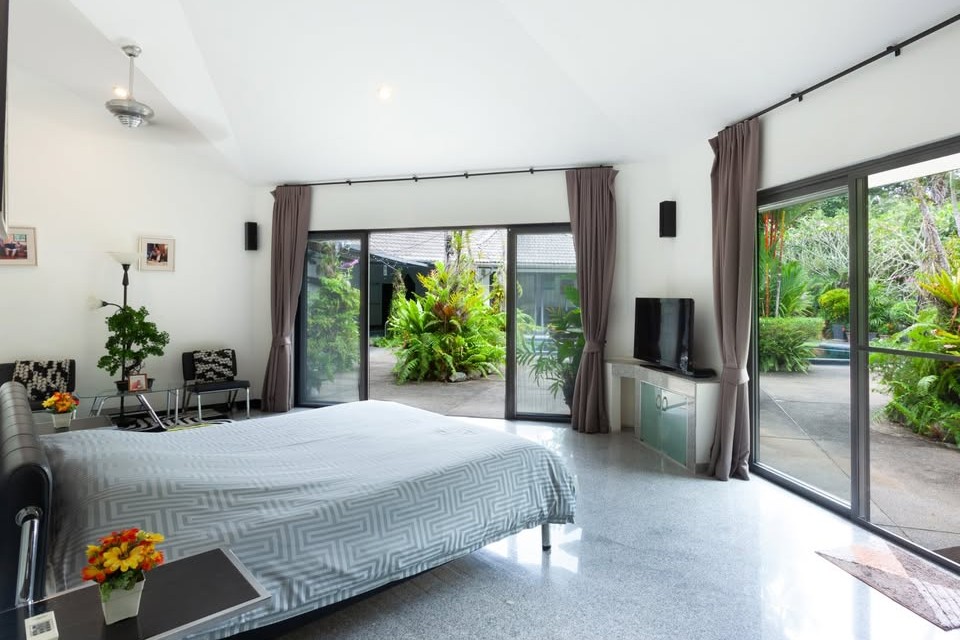 Luxury 5-Bedroom Private Pool Villa for Sale in Rawai, Phuket | Expansive Estate on 1,872 Sq.m. Land