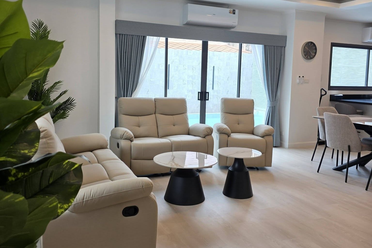 Newly Renovated 4-Bedroom Pool Villa for Rent in Permsap Villa, Phuket