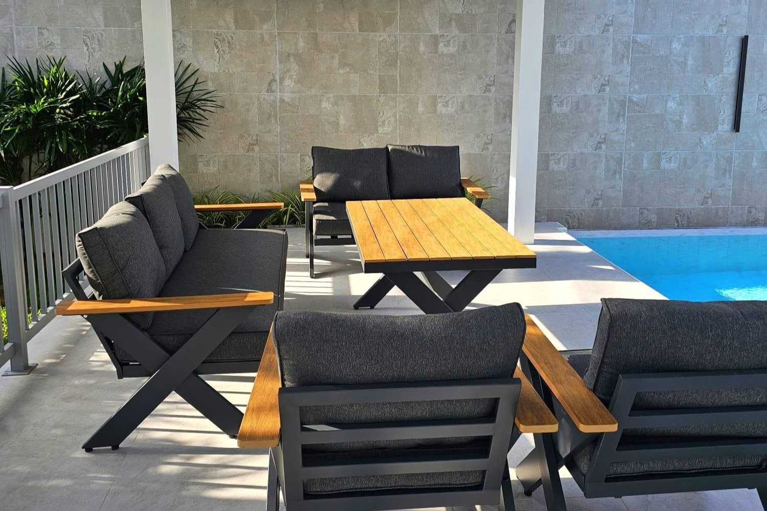 Newly Renovated 4-Bedroom Pool Villa for Rent in Permsap Villa, Phuket