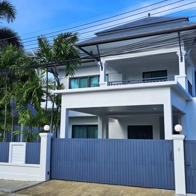 Newly Renovated 4-Bedroom Pool Villa for Rent in Permsap Villa, Phuket