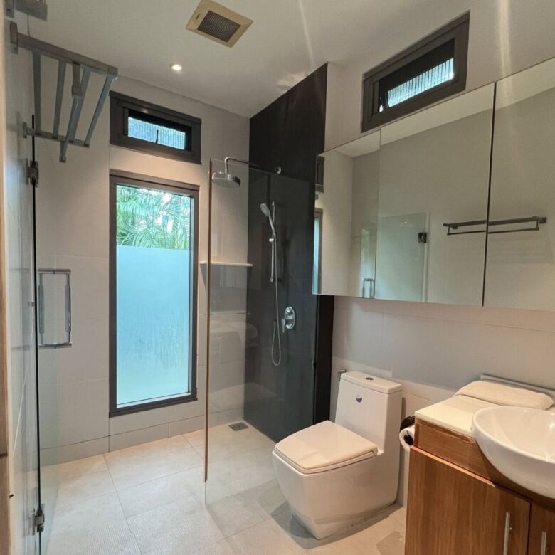 Spacious 4-Bedroom Pool Villa for Sale in Kok Tanod, Cherngtalay, Phuket