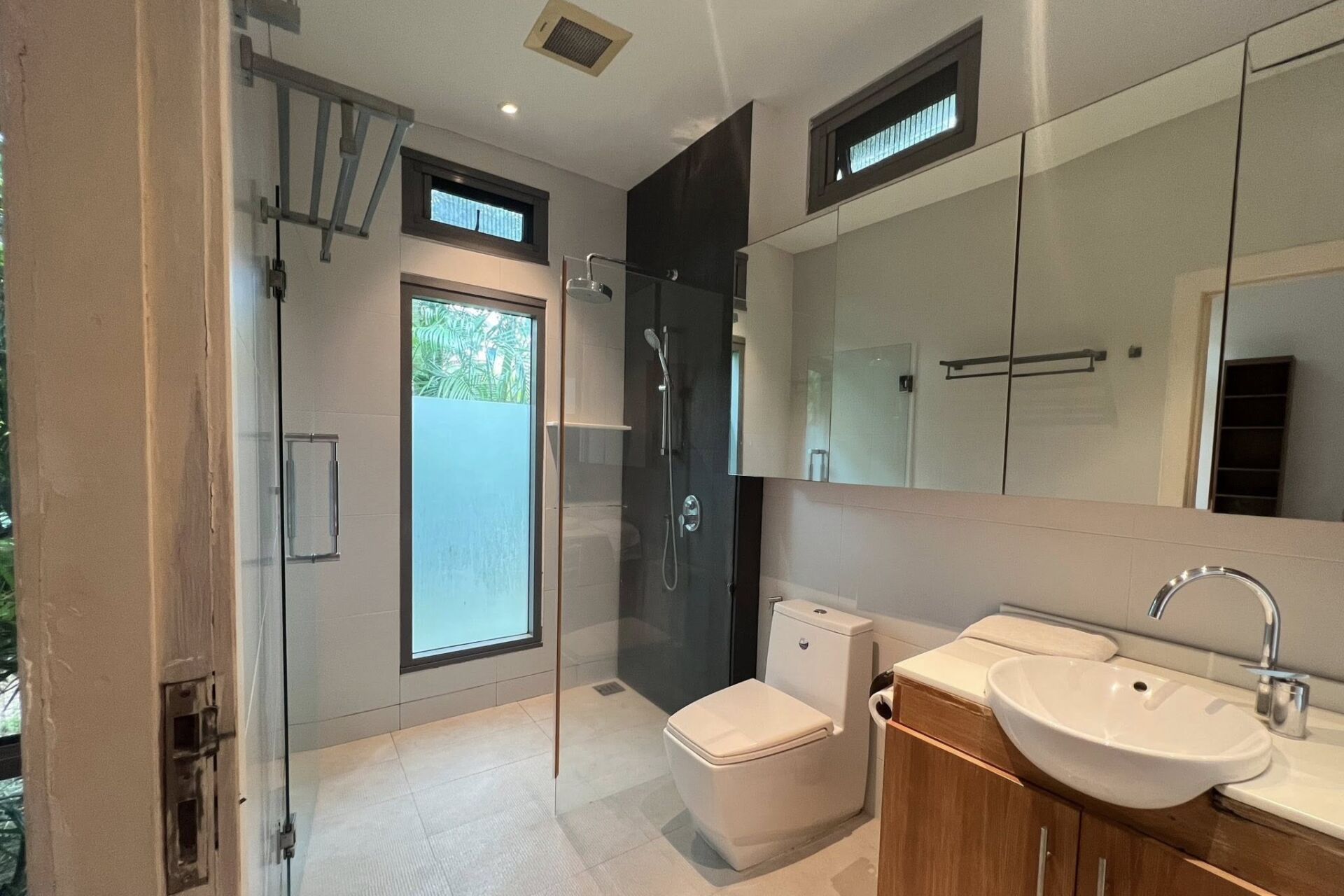 Spacious 4-Bedroom Pool Villa for Sale in Kok Tanod, Cherngtalay, Phuket