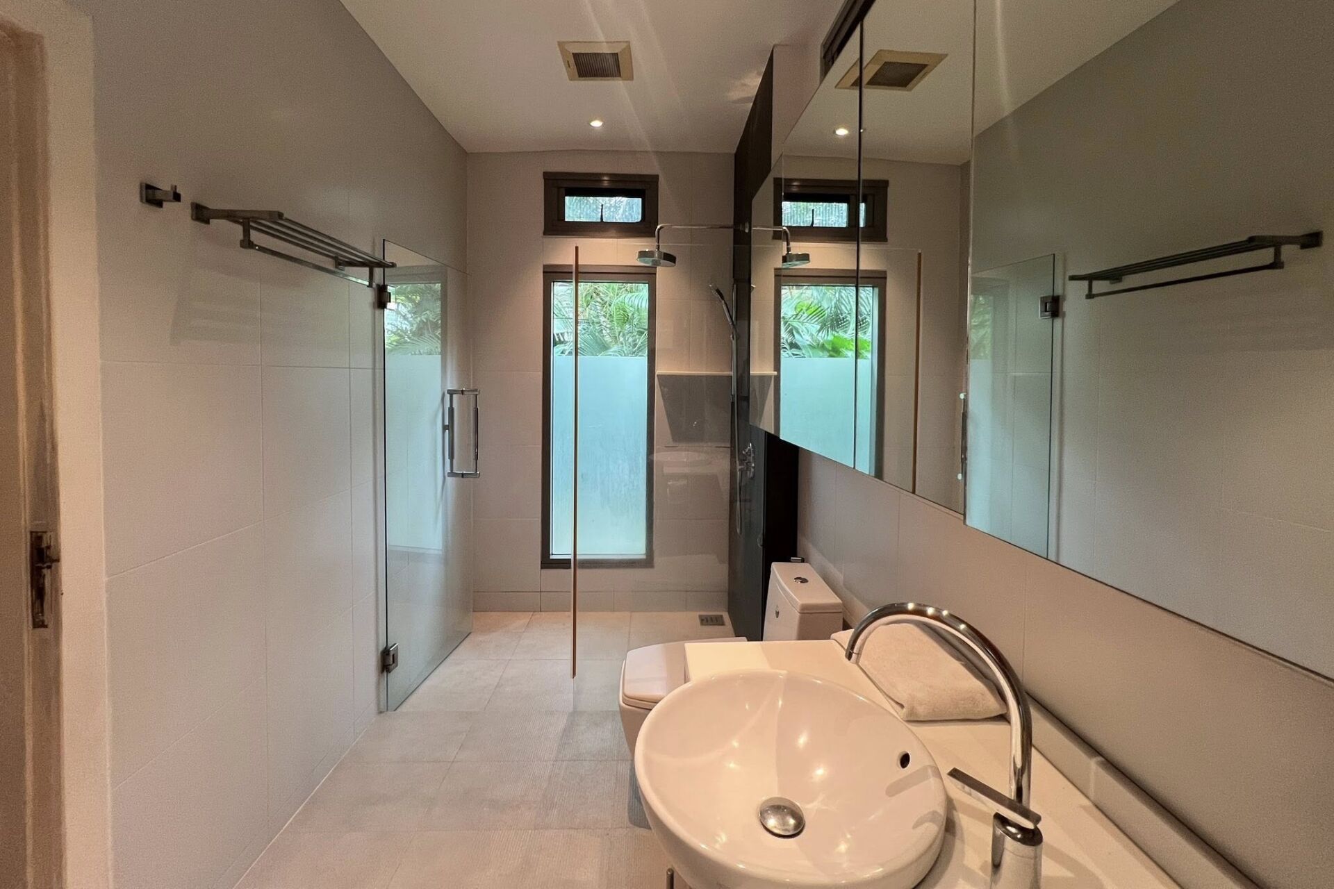 Spacious 4-Bedroom Pool Villa for Sale in Kok Tanod, Cherngtalay, Phuket