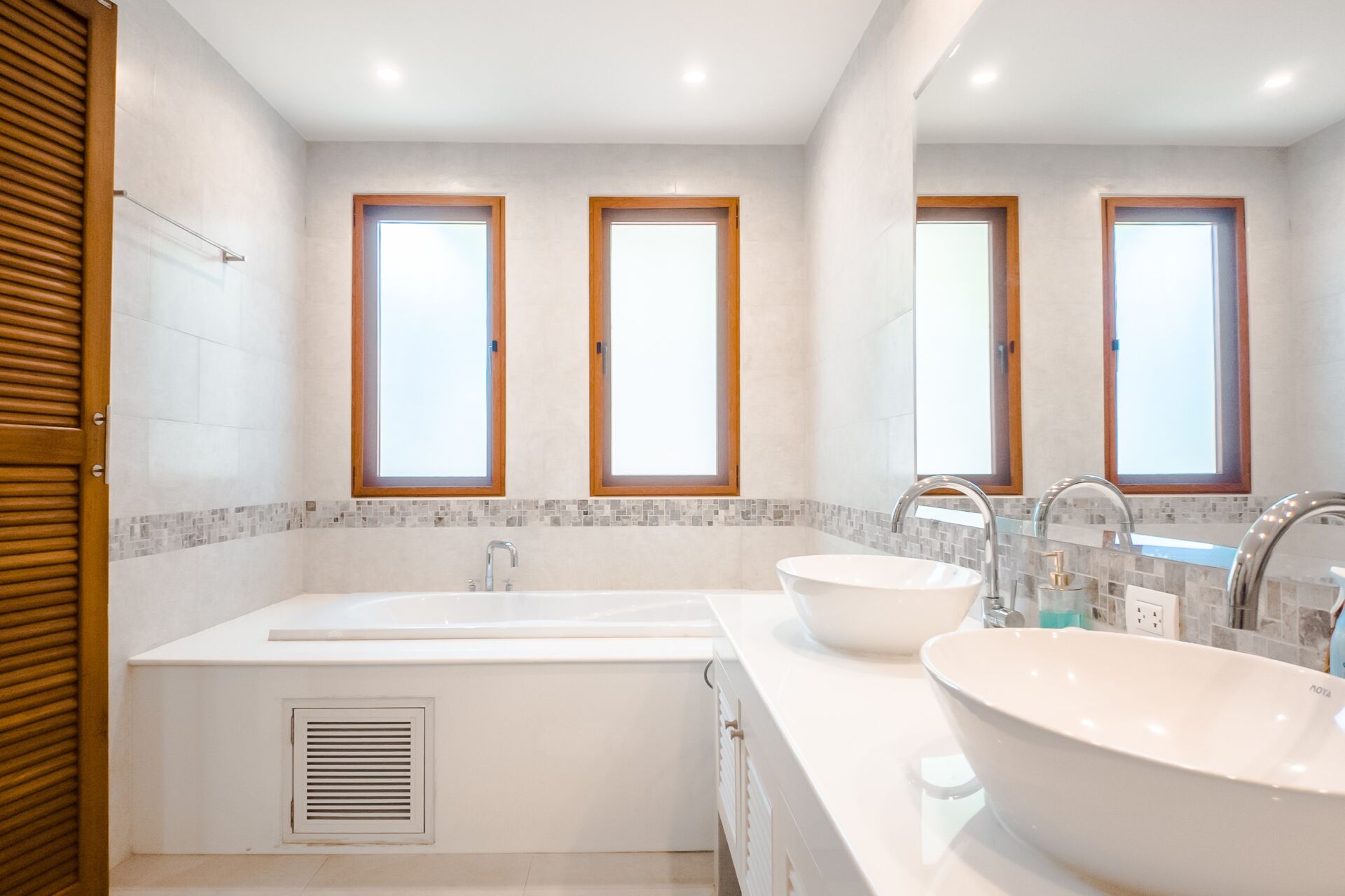 Luxury 4-Bedroom Pool Villa for Long-Term Rent in Cherngtalay, Phuket