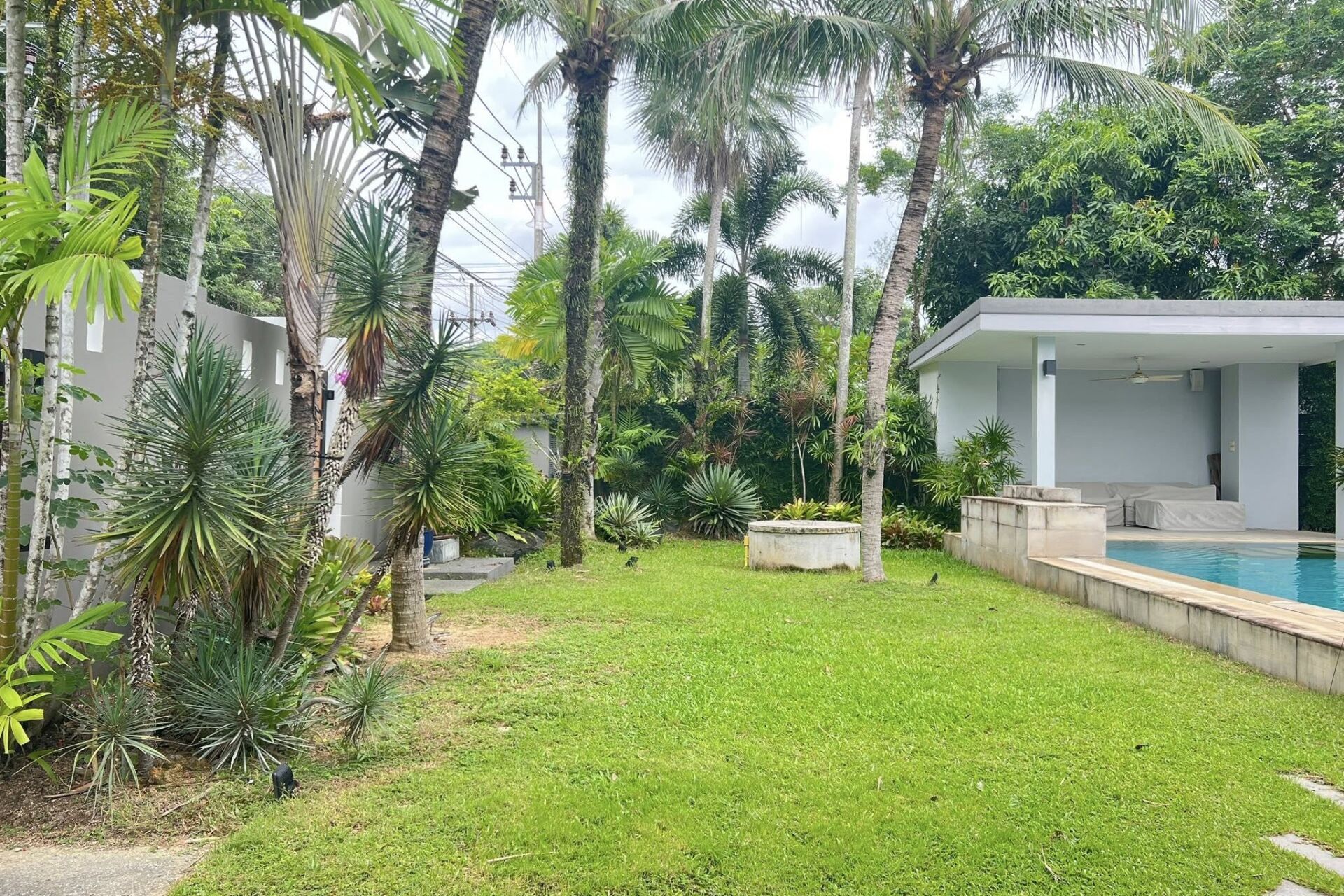 Spacious 4-Bedroom Pool Villa for Sale in Kok Tanod, Cherngtalay, Phuket