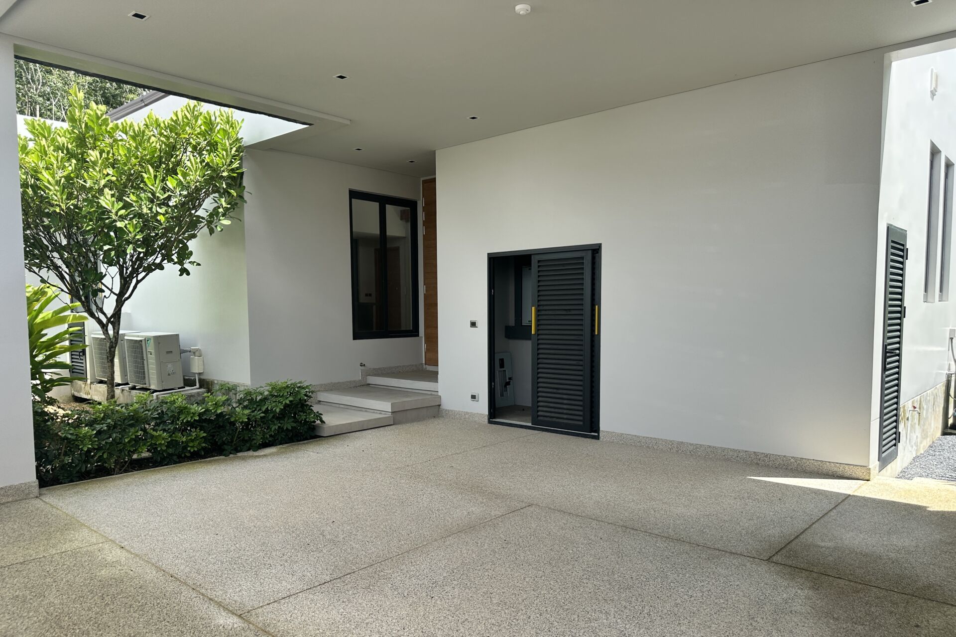 Botanica Modern Loft II: Newly Completed 3-Bedroom Pool Villa for Sale at Bang Jo, Phuket
