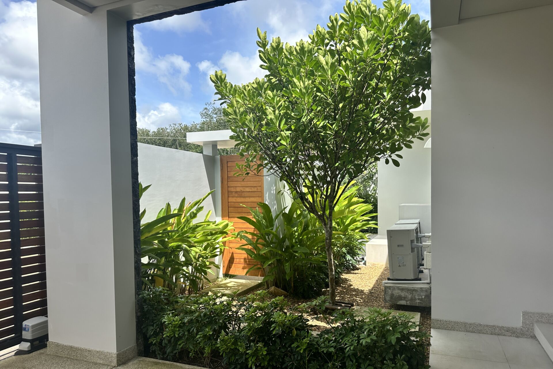 Botanica Modern Loft II: Newly Completed 3-Bedroom Pool Villa for Sale at Bang Jo, Phuket