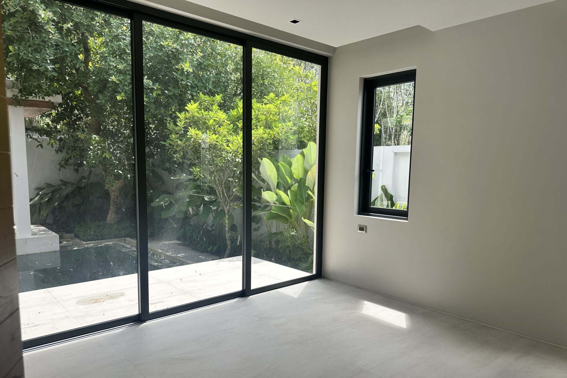 Botanica Modern Loft II: Newly Completed 3-Bedroom Pool Villa for Sale at Bang Jo, Phuket