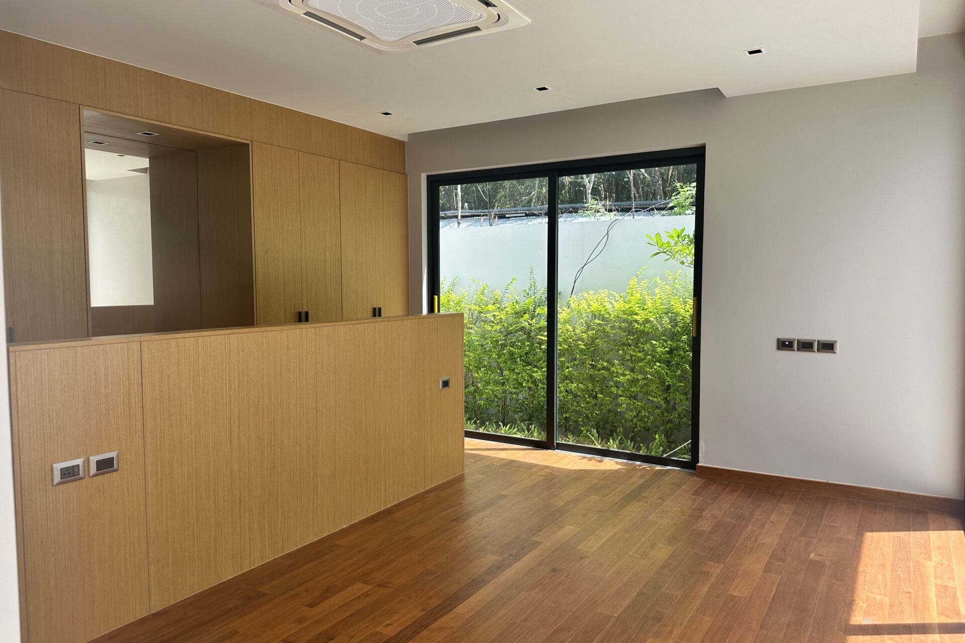 Botanica Modern Loft II: Newly Completed 3-Bedroom Pool Villa for Sale at Bang Jo, Phuket