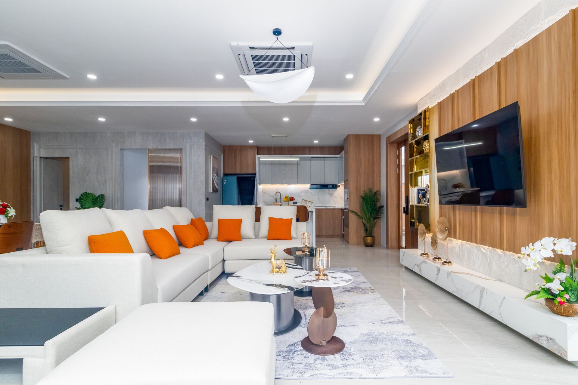 Elegant 2-Bedroom Sea View Villa for Rent with Beach Access