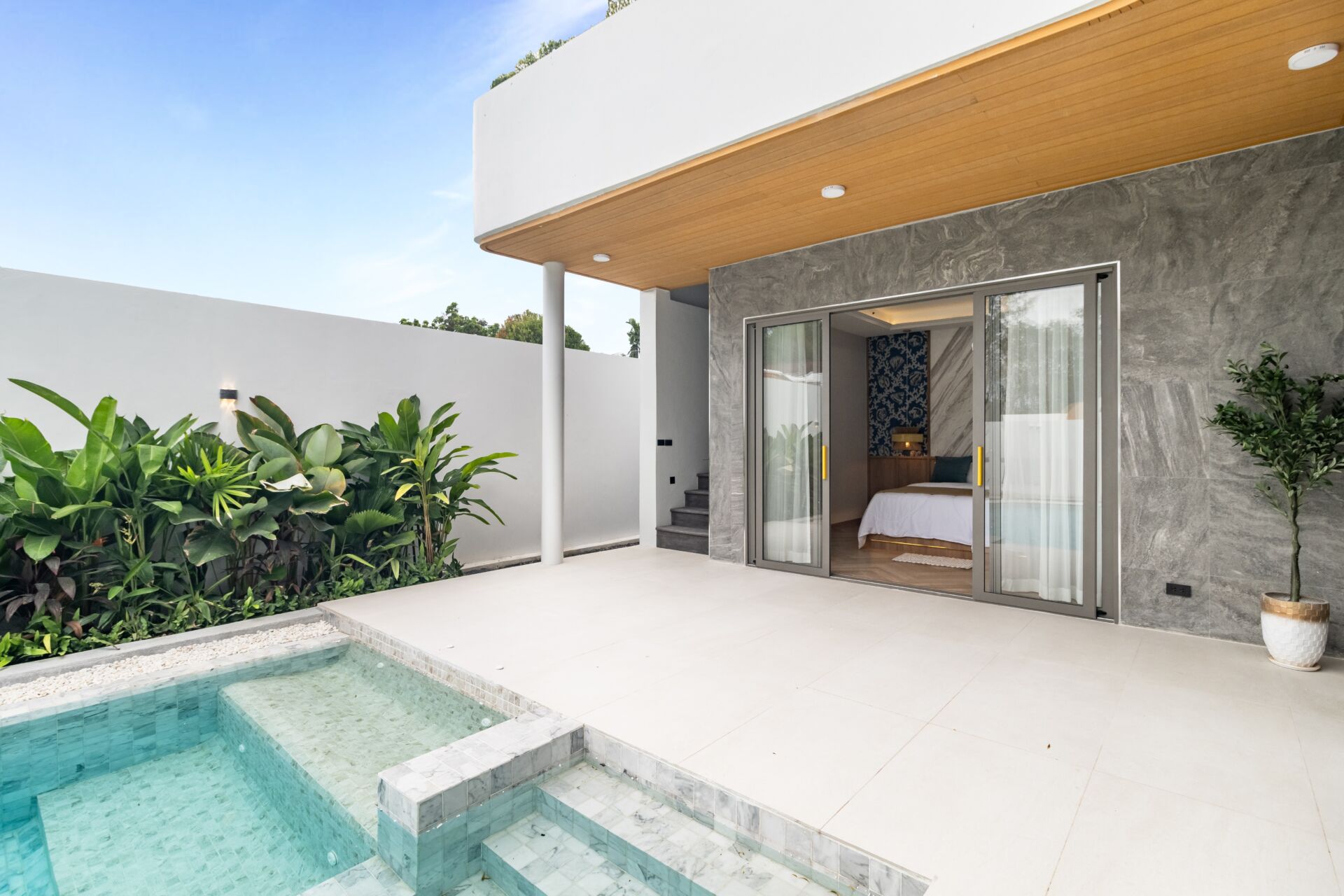 Elegant 2-Bedroom Sea View Villa for Rent with Beach Access