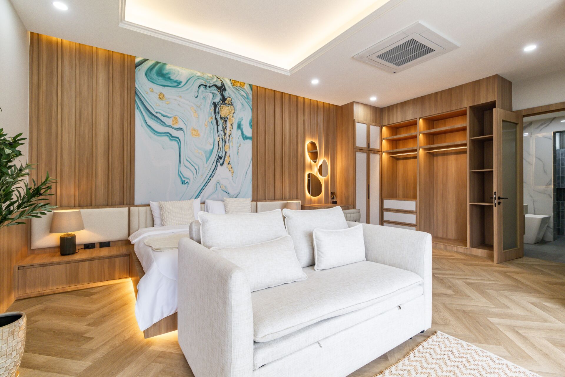 Elegant 2-Bedroom Sea View Villa for Rent with Beach Access