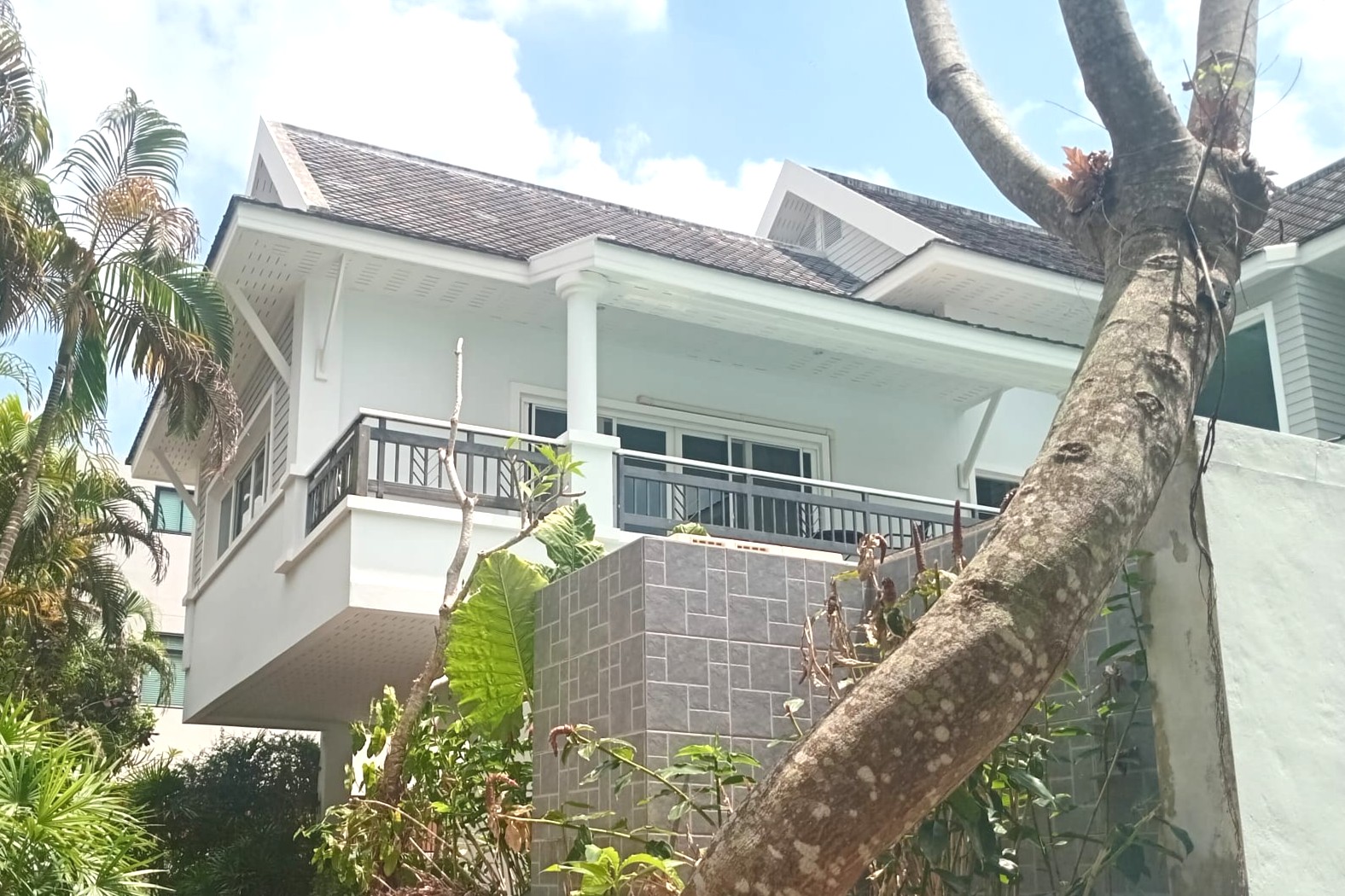 3-Bedroom Pool Villa Next to Phuket Country Club – Kathu