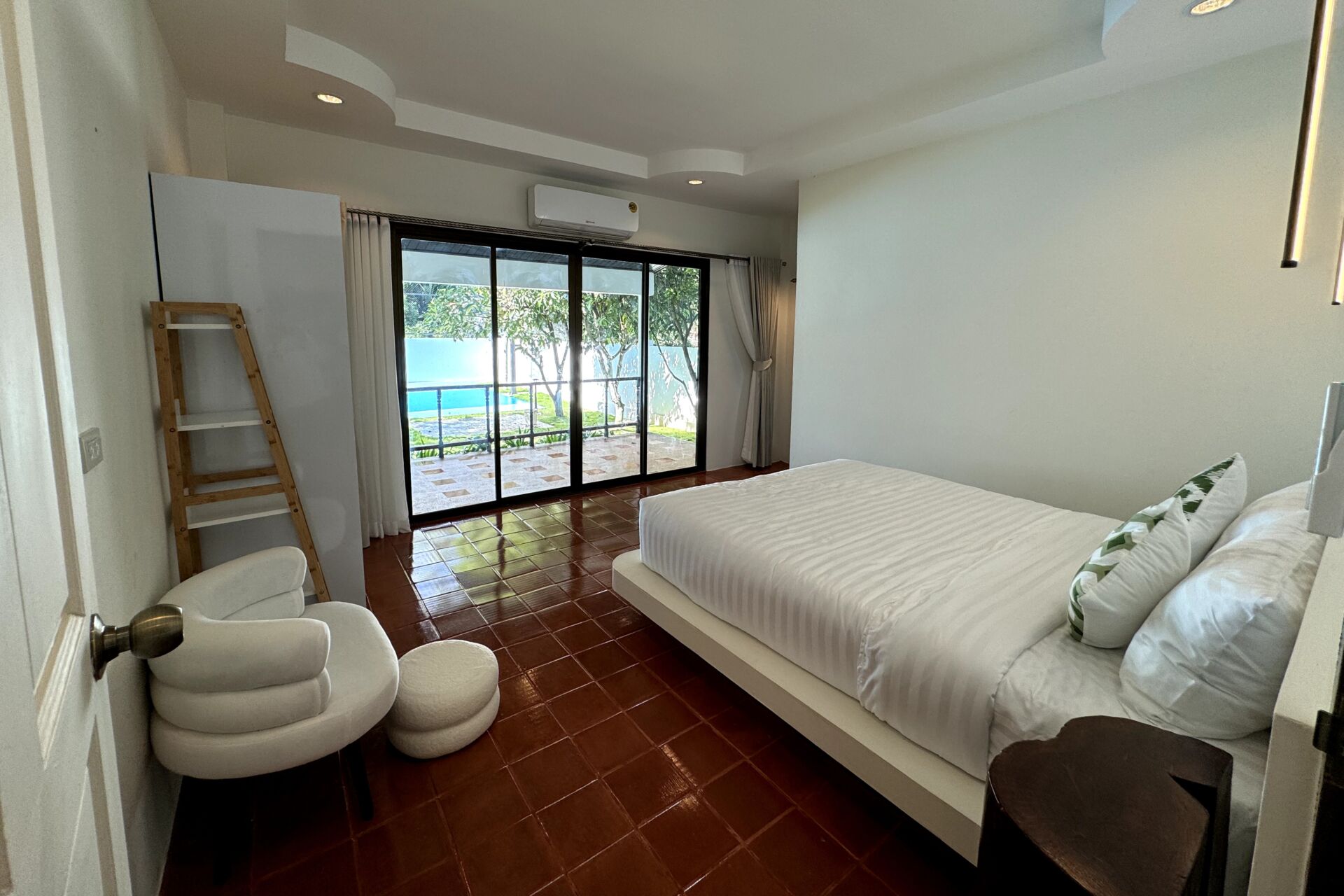 15 Luxury 4-Bedroom Pool Villa for Rent in Pa Klok, Phuket | Tropical Garden Retreat