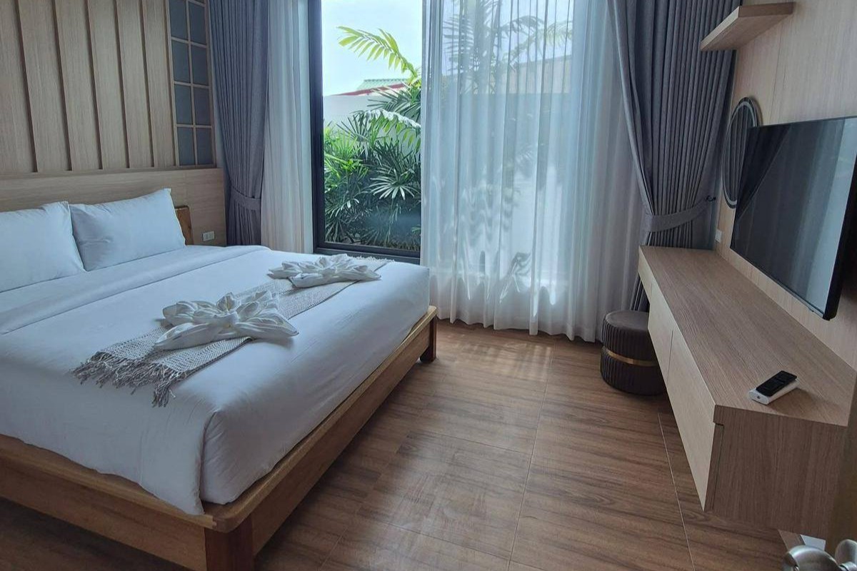 613652625_24989976800682398_8034535872372142793_n Luxury 3-Bedroom Pool Villa for Rent in Nai Harn, Phuket