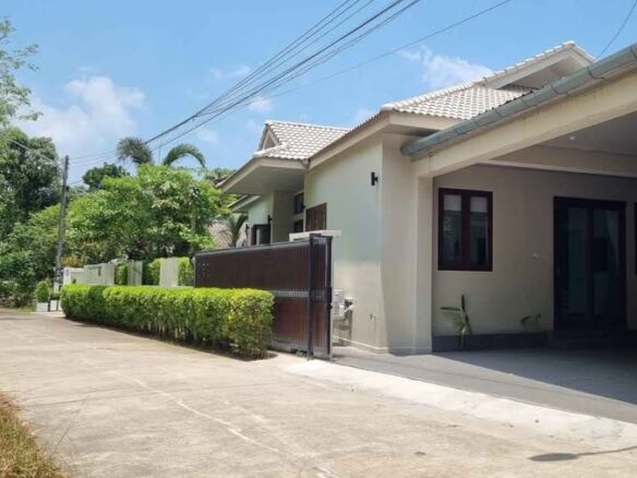 Spacious 3+1 Bedroom Private Pool Villa for Rent in Paklok, Phuket