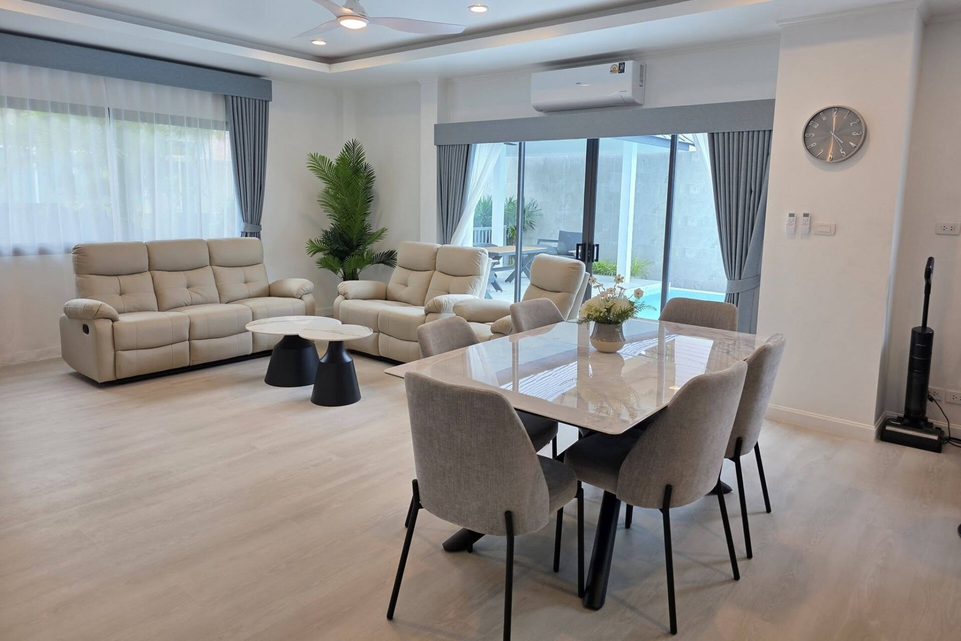 726411501_28153905247544996_2771257582139243719_n Newly Renovated 4-Bedroom Pool Villa for Sale in Permsap Villa, Phuket – Freehold Ownership