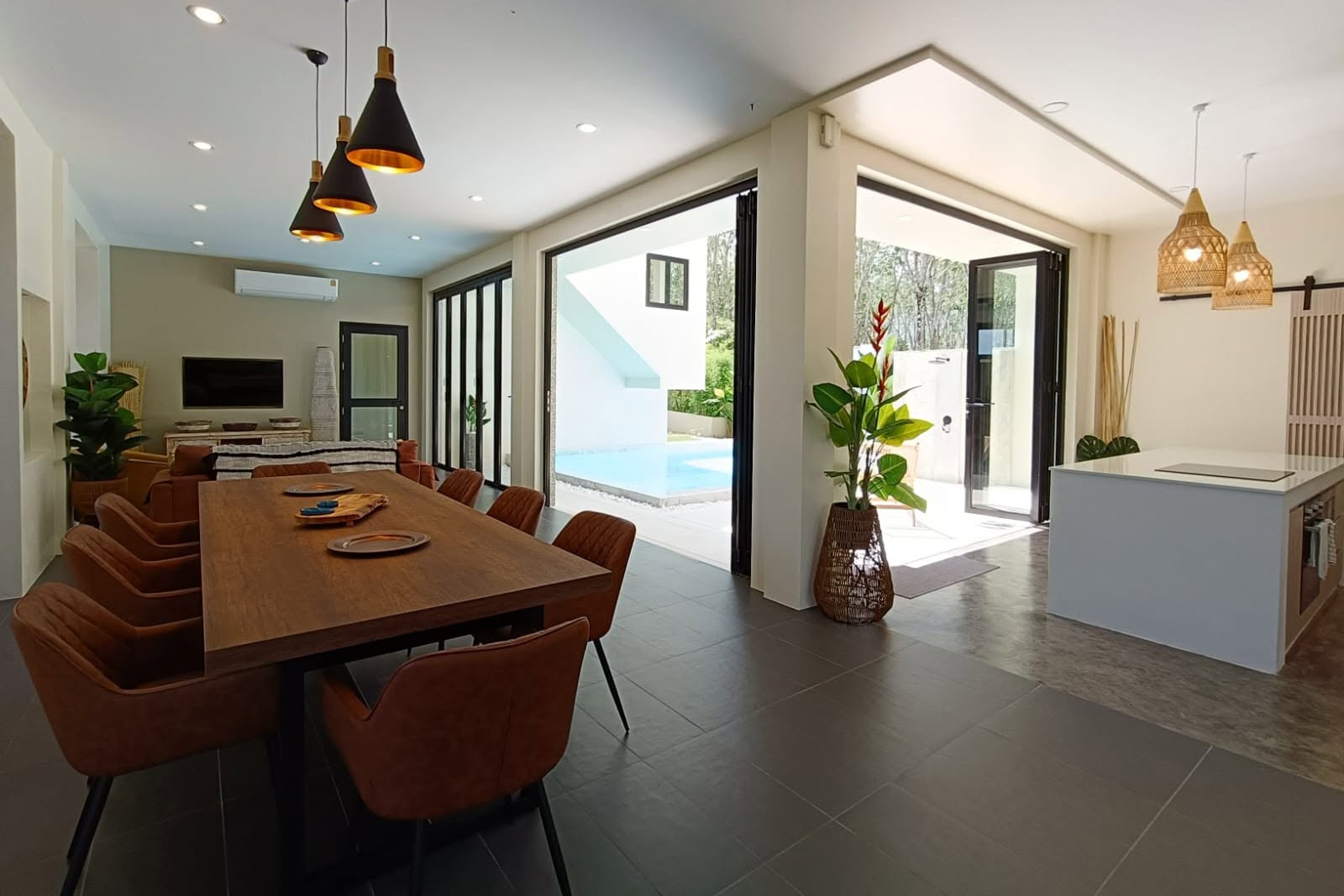 731131601_10163463466357476_7049051478064190078_n Luxury 3-Bedroom Pool Villa for Sale in Phuket
