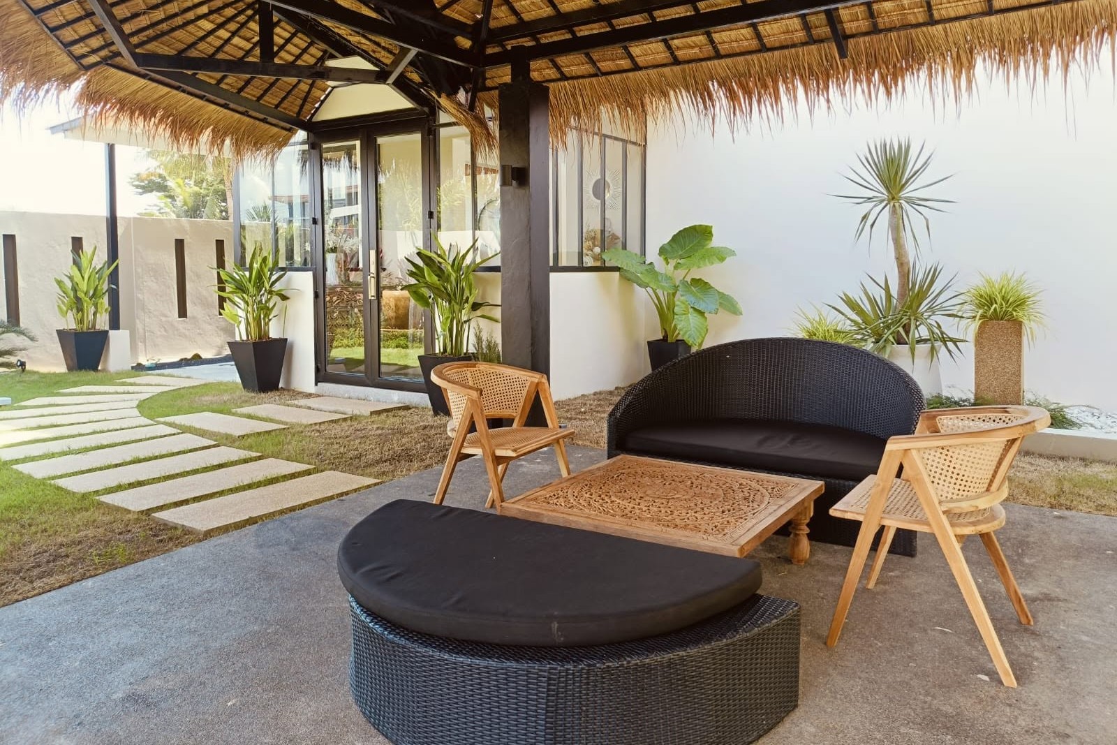 731138134_10163463464732476_5236662172606424066_n Luxury 3-Bedroom Pool Villa for Sale in Phuket
