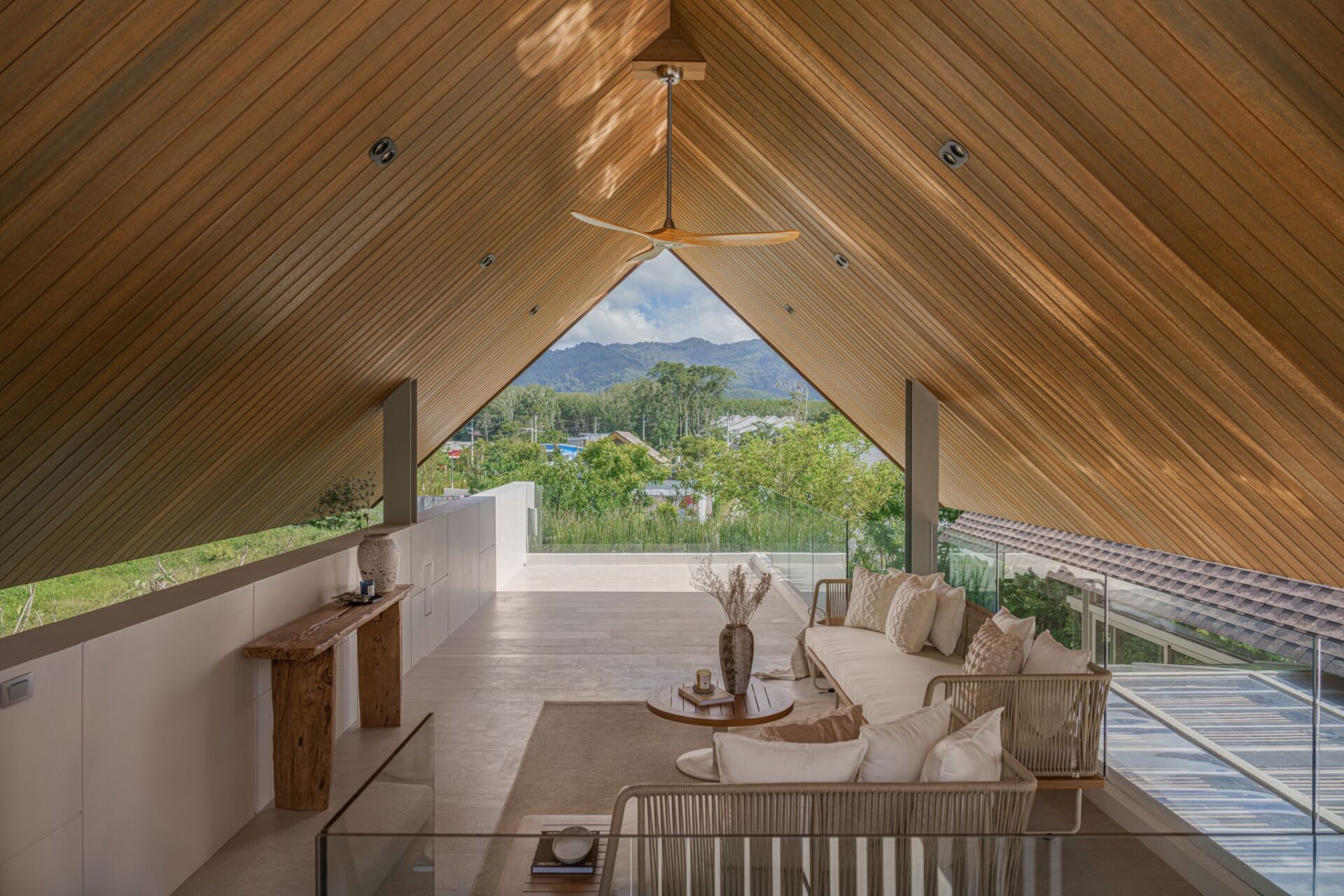 08-02 Mountain Sanctuary – Luxury 3-Bedroom Pool Villa in Pasak, Phuket