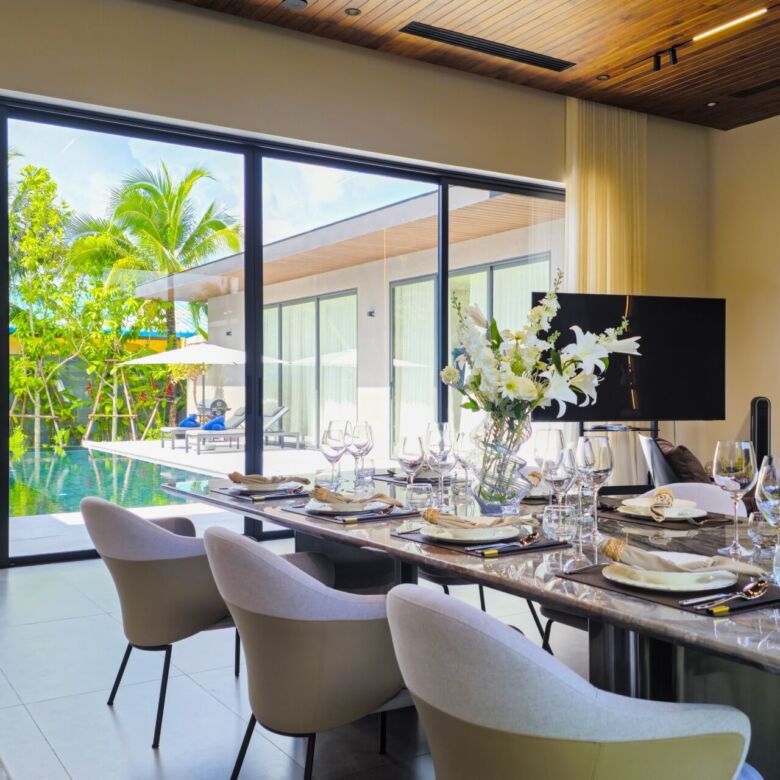 Sea Central Villa – Luxury 4-Bedroom Private Pool Villa for Rent in Phuket
