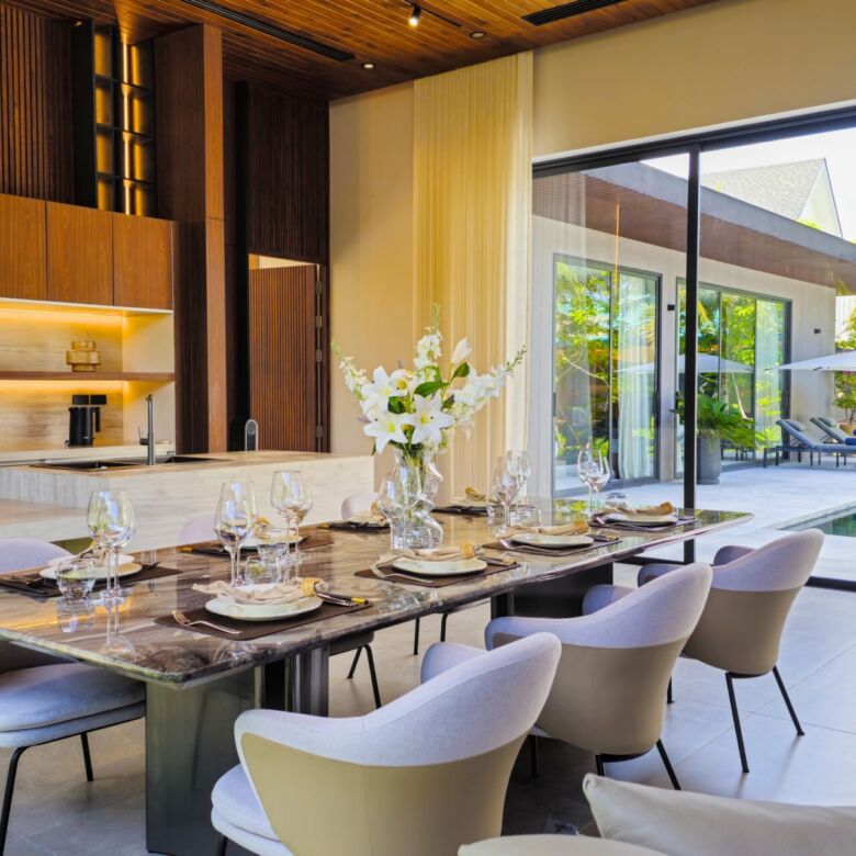 Sea Central Villa – Luxury 4-Bedroom Private Pool Villa for Rent in Phuket