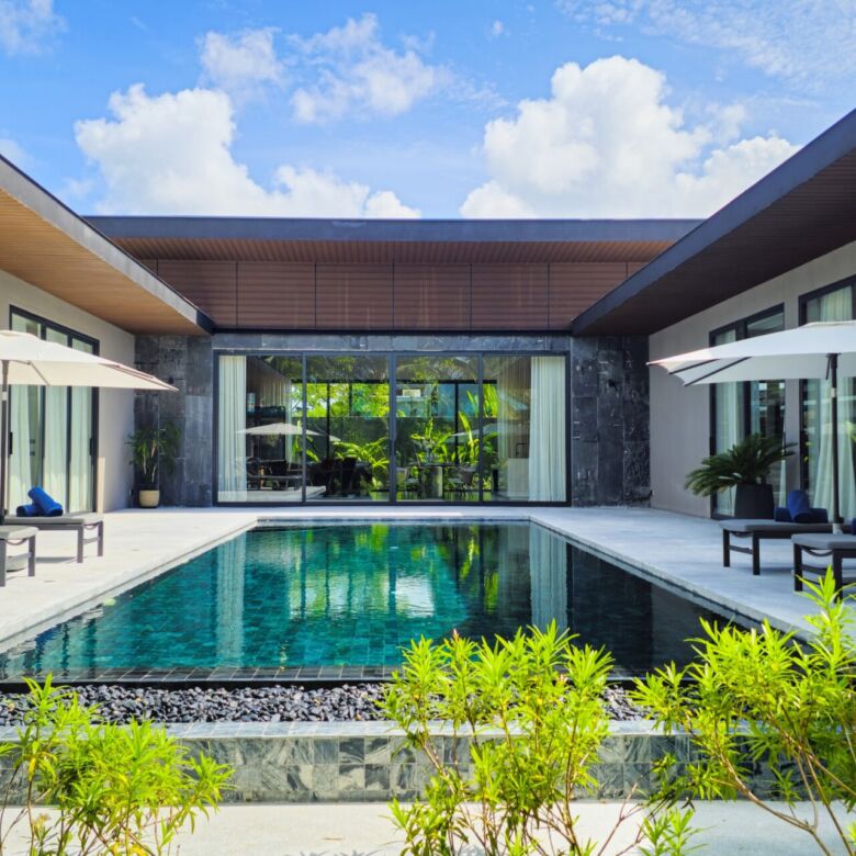 Sea Central Villa – Luxury 4-Bedroom Private Pool Villa for Rent in Phuket