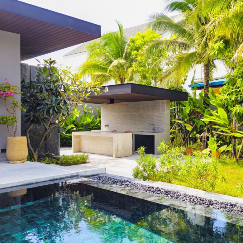 Sea Central Villa – Luxury 4-Bedroom Private Pool Villa for Rent in Phuket