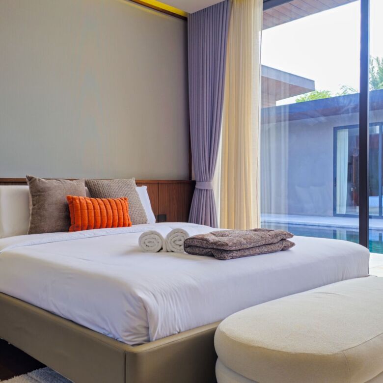 Sea Central Villa – Luxury 4-Bedroom Private Pool Villa for Rent in Phuket