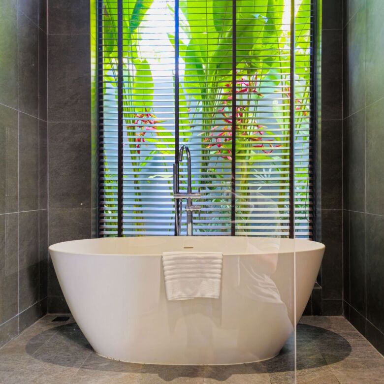 Sea Central Villa – Luxury 4-Bedroom Private Pool Villa for Rent in Phuket