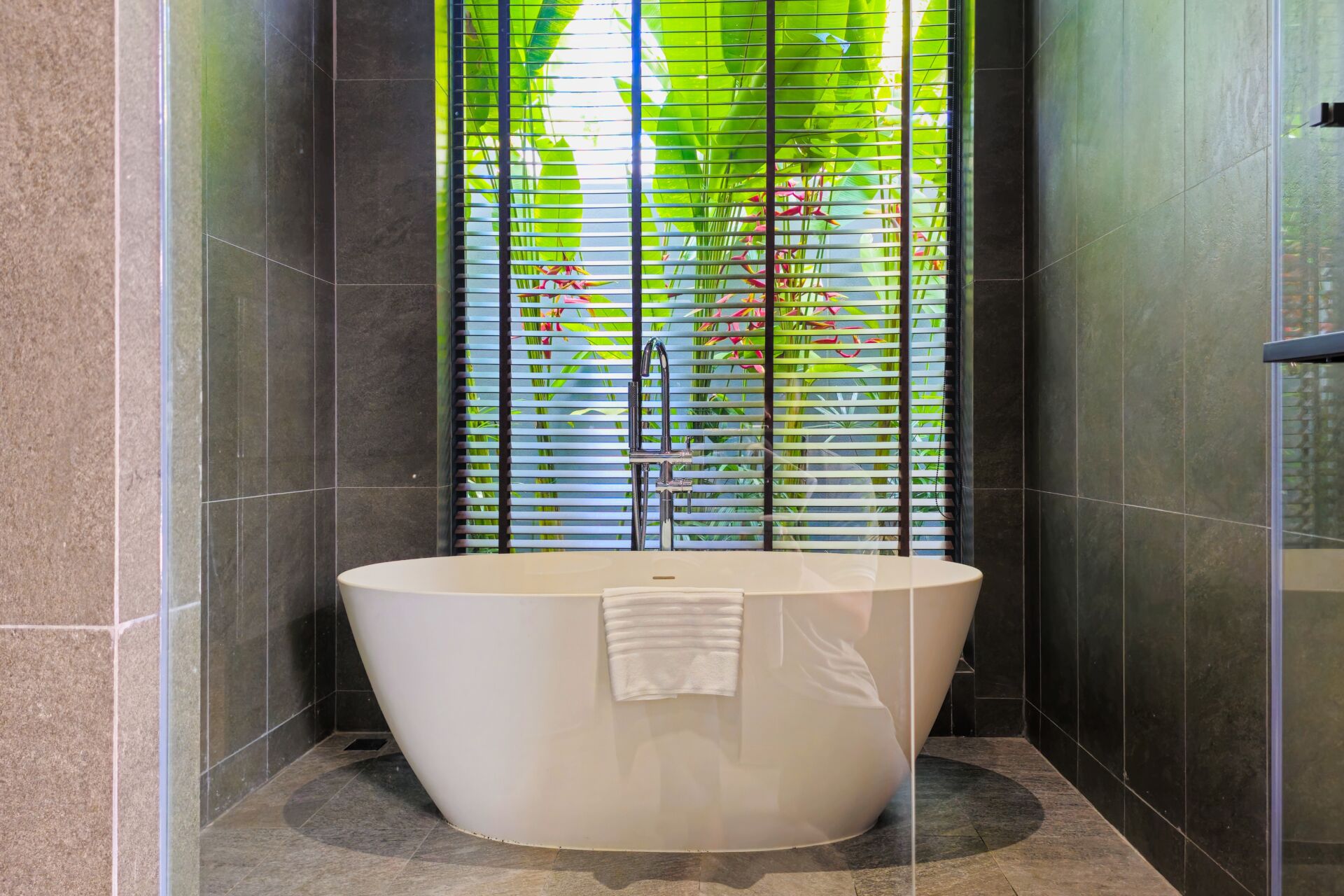 20260719_104213 Sea Central Villa – Luxury 4-Bedroom Private Pool Villa for Rent in Phuket