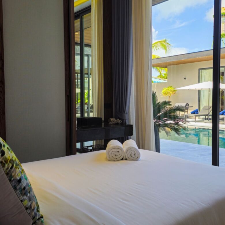 Sea Central Villa – Luxury 4-Bedroom Private Pool Villa for Rent in Phuket