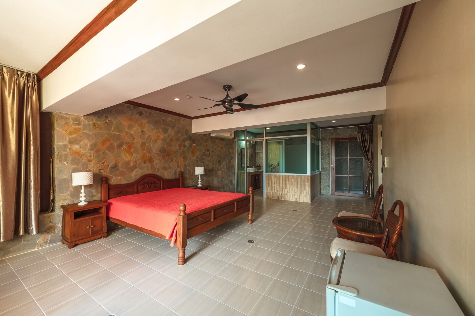 LW107360-HDR Luxury 7-Bedroom Thai-Style Villa – Layan Beach, Phuket