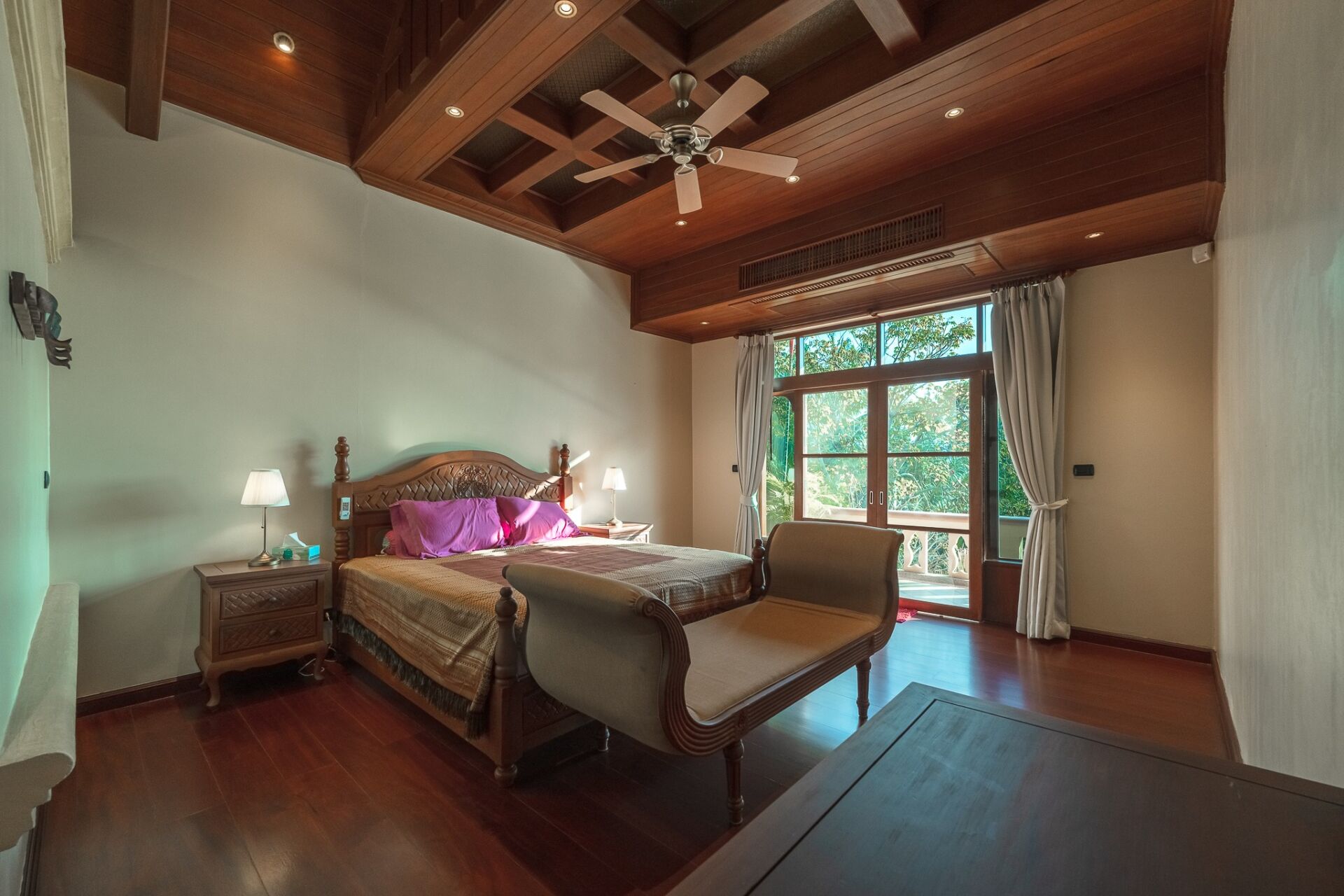 LW107510-HDR Luxury 7-Bedroom Thai-Style Villa – Layan Beach, Phuket
