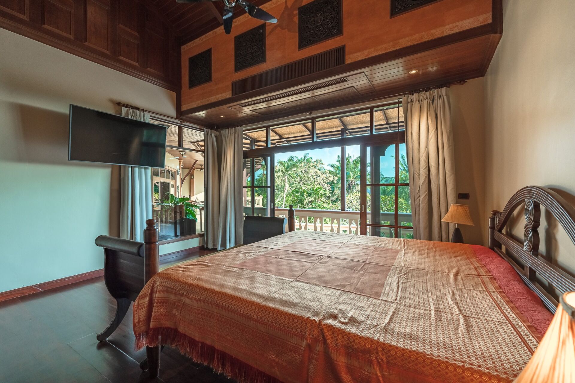 LW107588-HDR Luxury 7-Bedroom Thai-Style Villa – Layan Beach, Phuket