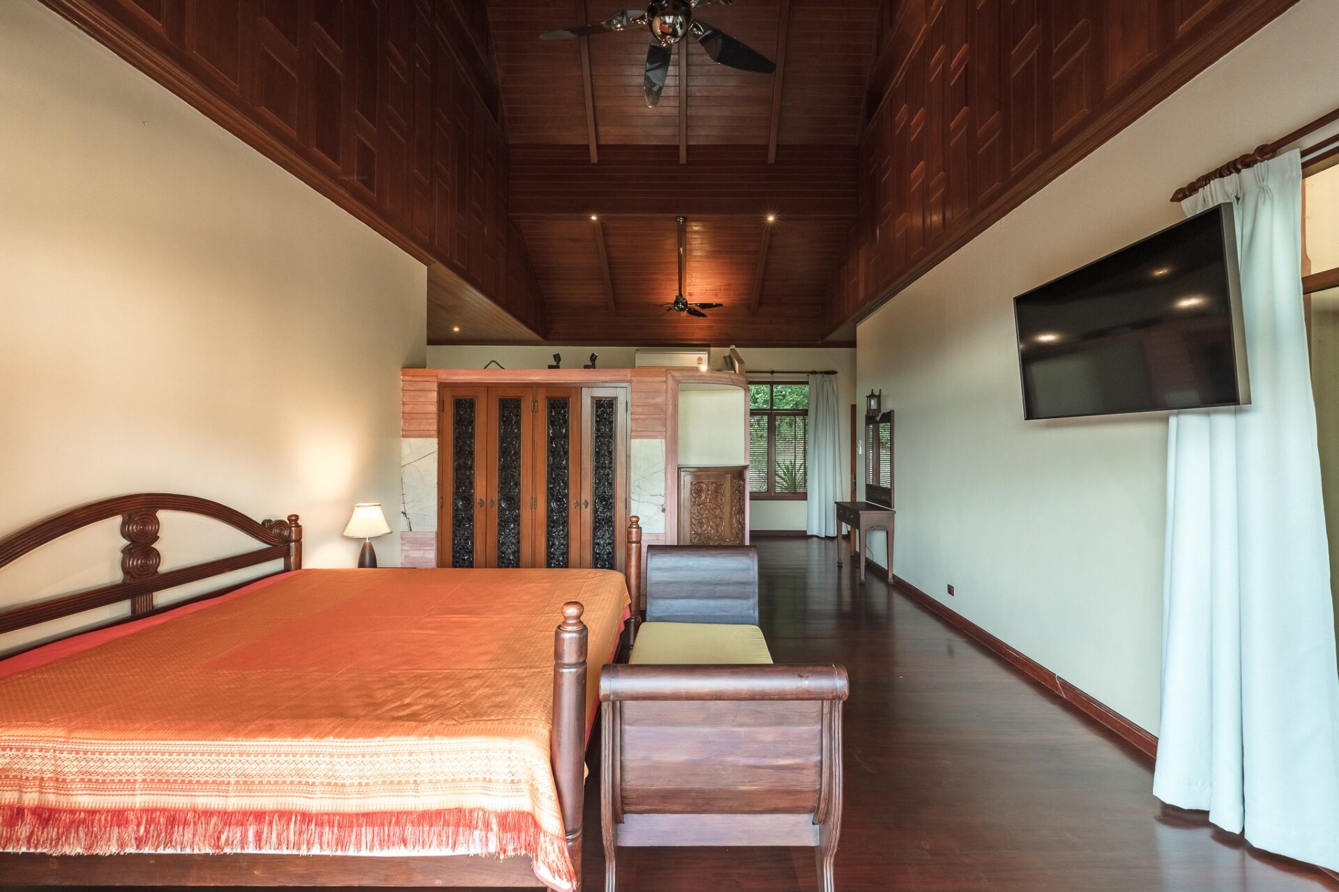 LW107597-HDR Luxury 7-Bedroom Thai-Style Villa – Layan Beach, Phuket